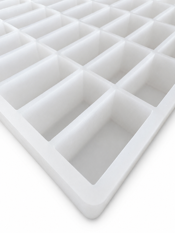 Molde para gomitas rectangular de 20 mL - 119 cavidades - detalle en ángulo